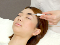 美眉をキープ